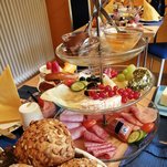 reichhaltiges_Etagerenfruehstueck